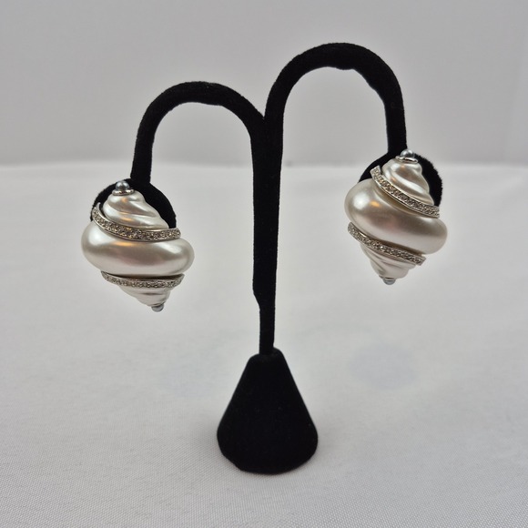 Kenneth Lane KJL Faux Pearl Rhinestone Seashell Clip On Earrings Silver Tone VTG - Picture 3 of 10